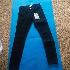 Black, 1/2 KALI MID-RISE KNIT DENIM JEANS, KENDALL &KYLIE